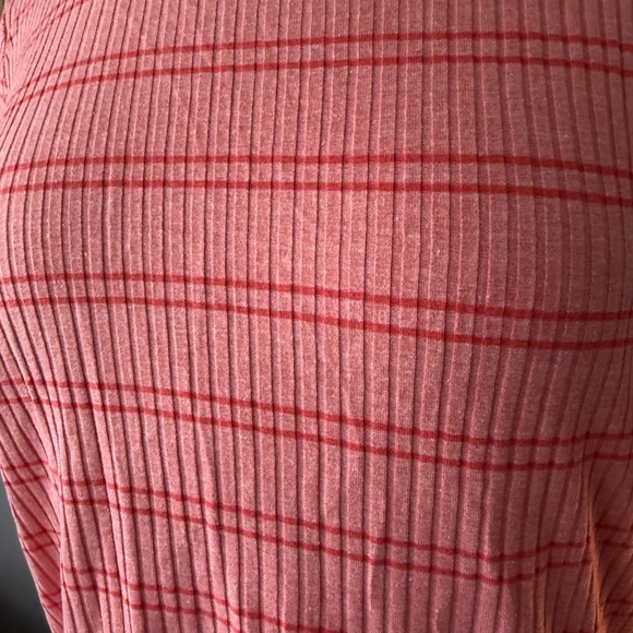 NWT!! ❤️💗 LuLaRoe Coral Striped Short Sleeve Top - Picture 2 of 8